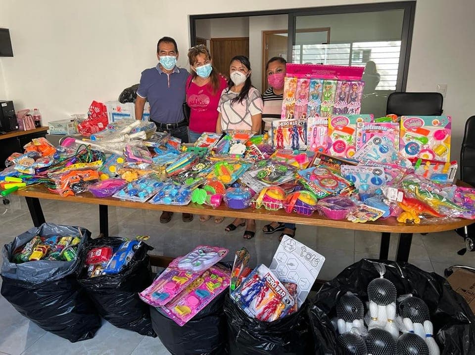 Recibe gran apoyo el programa "Dibuja una Sonrisa, Dona juguetes con amor" de Tulum