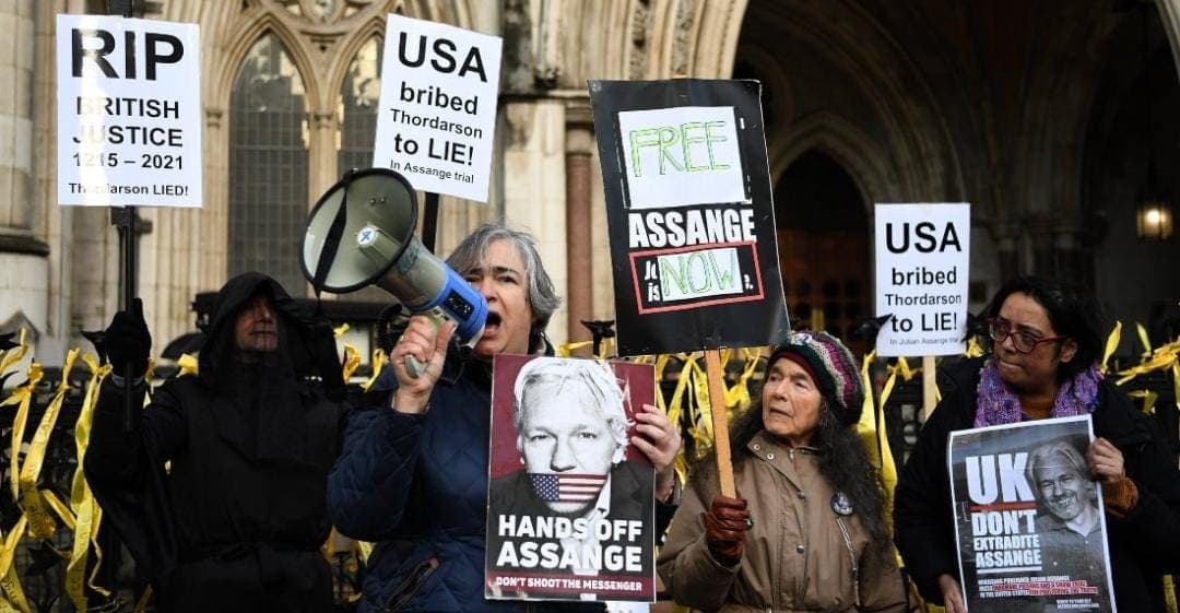 Tribunal de Londres ordena extradición de Julian Assange a EU