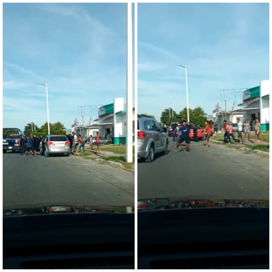 TREMENDO ZAFARRANCHO: Se dan con machetes, palos y piedras automovilistas en Chetumal