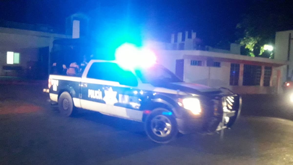Detienen a hombre acusado de abusar de su hija, en Cozumel
