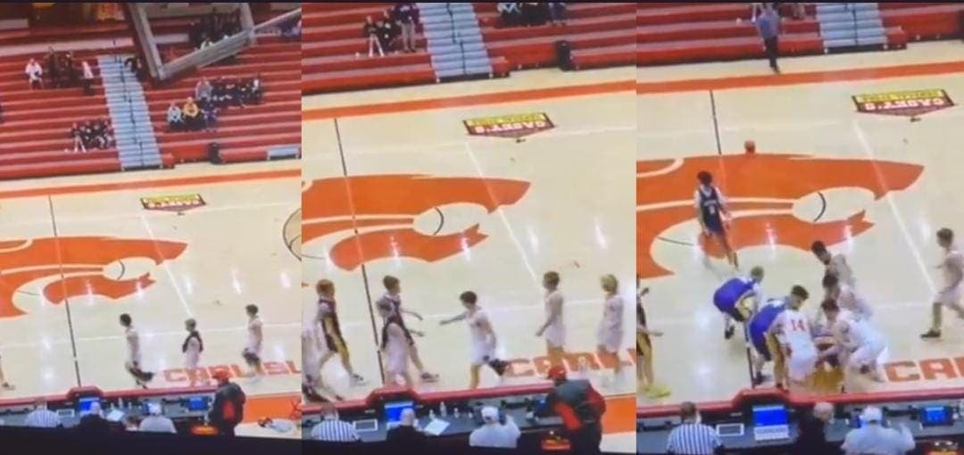Video: Adolescente noquea a otro joven tras perder partido de basquetbol