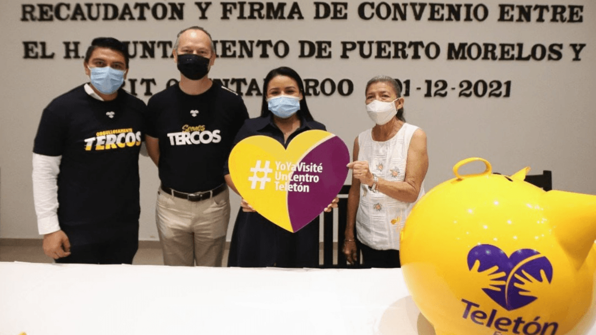 Firma Blanca Merari Tziu Muñoz convenio de colaboración con el CRIT Quintana Roo