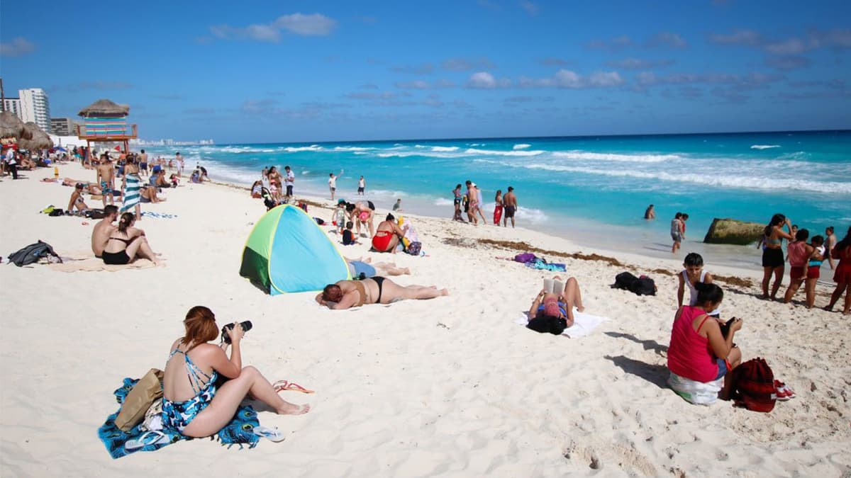 Senadores buscan aumentar días de vacaciones de los trabajadores