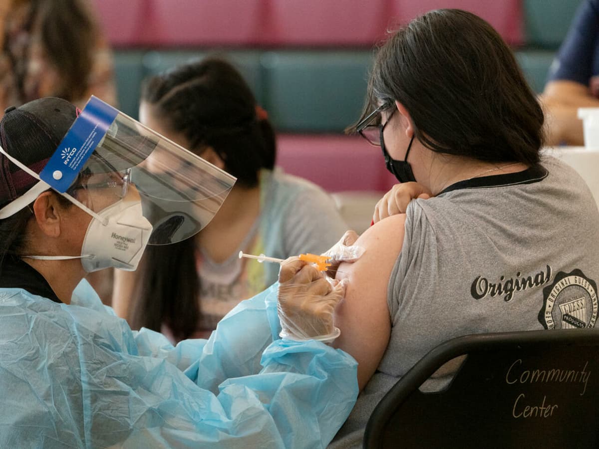 Texas regala a Nuevo León 500 mil vacunas Pfizer para menores de 5 a 14 años