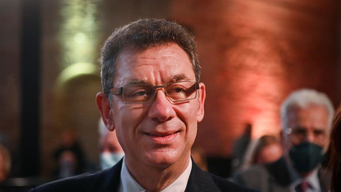 El director ejecutivo de Pfizer estima cuándo el mundo volverá a la normalidad