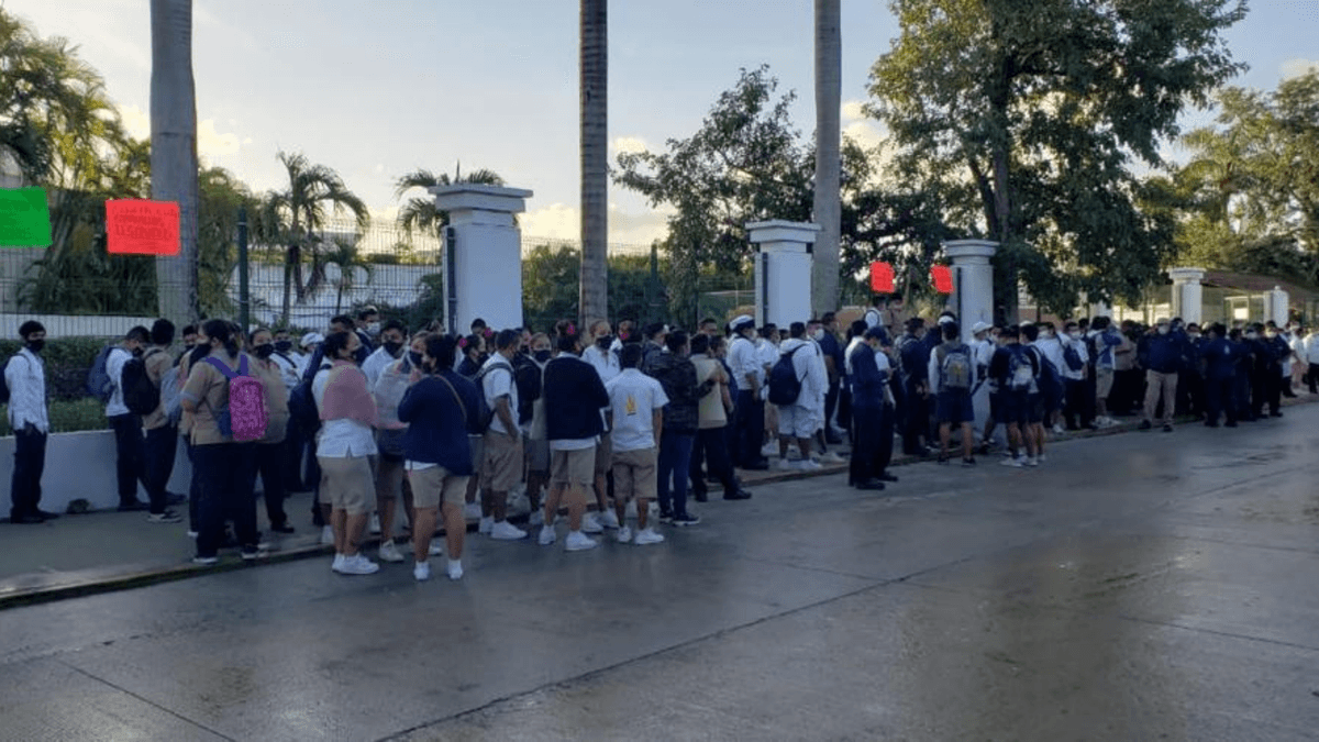 Que los tratan feo... Protestan en el Princess de Playa del Carmen
