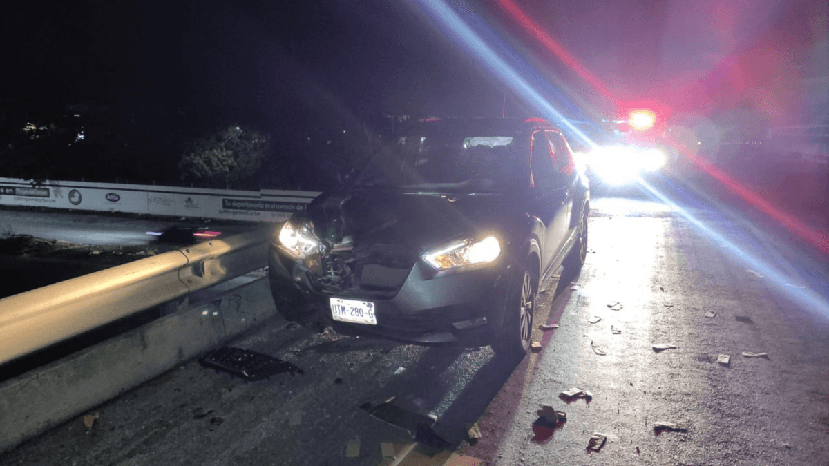Camioneta arrolla a motociclista en puente de Playa del Carmen