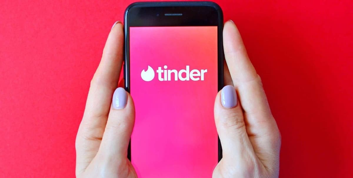 VIDEO: dan positio para Covid-19 al conocerse por Tinder y ahora viven juntos por eso