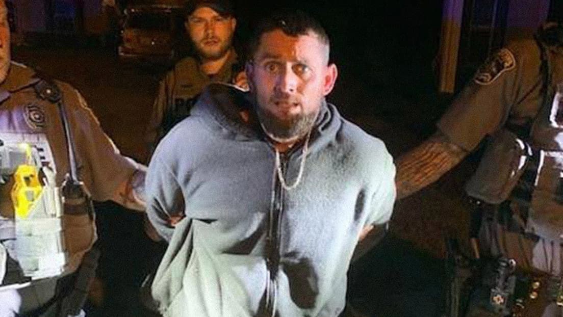 Detienen a antiguo jefe de policía tras intento fallido de fingir su muerte para escapar de la justicia