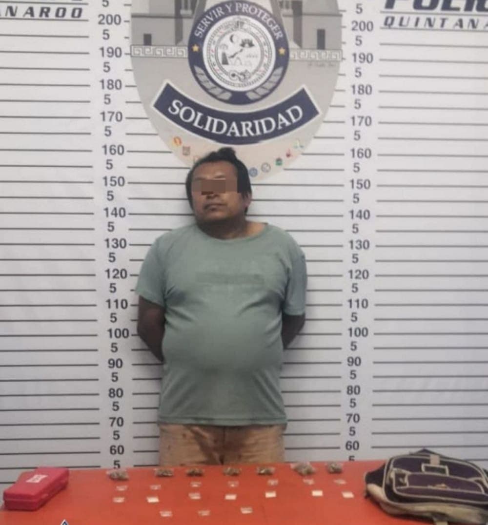 Policías aseguraron a un sujeto en posesión de 24 dosis de narcóticos, en el fraccionamiento Villas del Sol