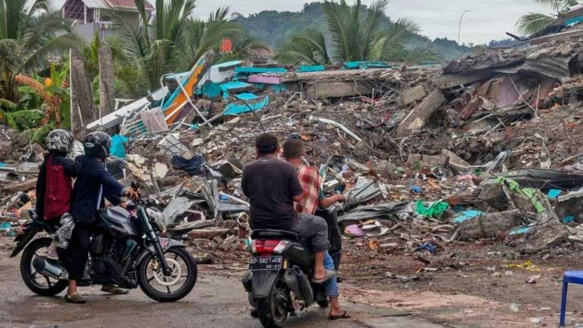 Sismo de magnitud 6.2 en Indonesia deja siete fallecidos y 85 heridos