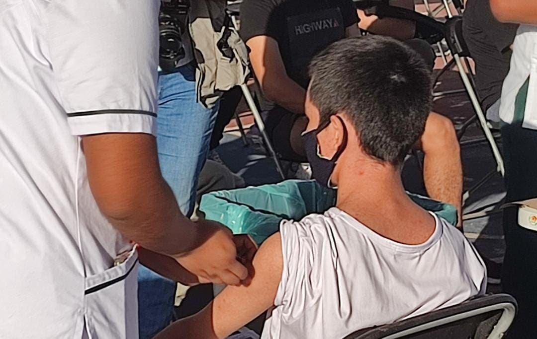 Anuncian segunda dosis para jóvenes a punto de cumplir 15 años en Playa del Carmen
