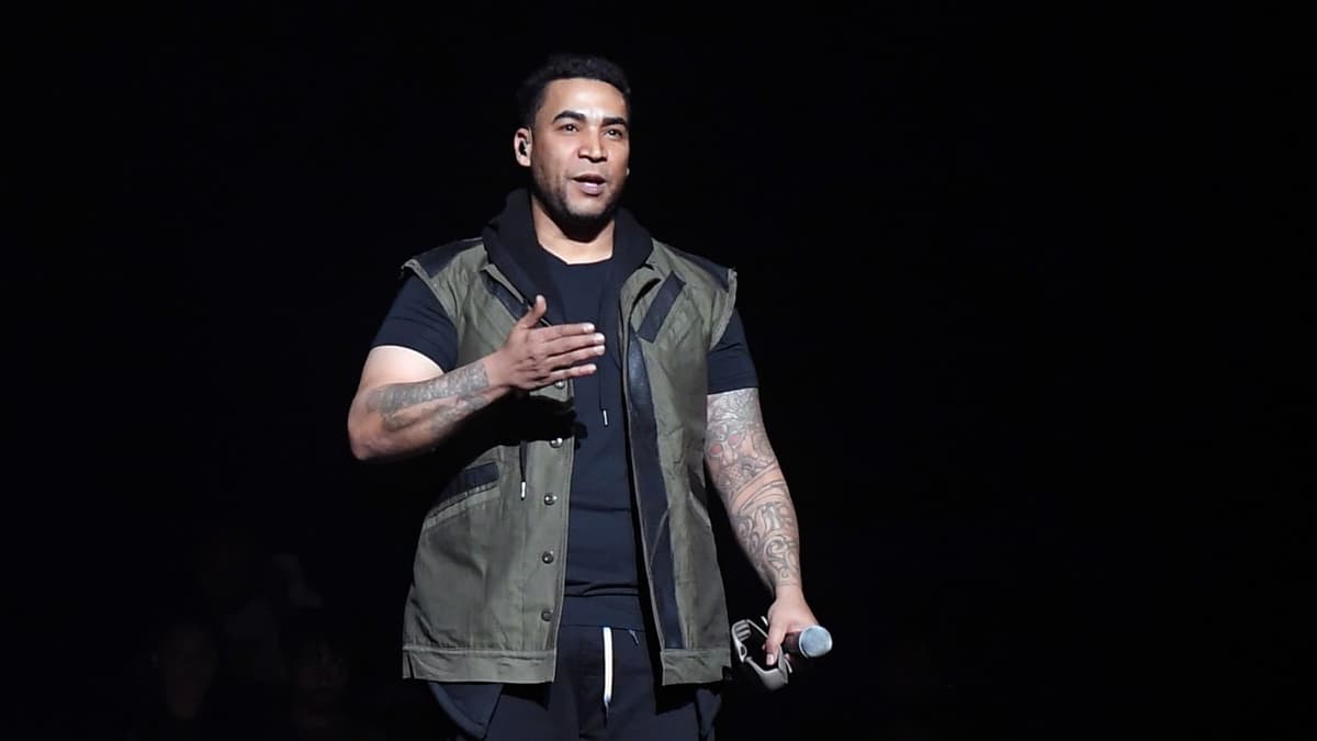 Don Omar interrumpe un concierto al ver que el público no se sabía la letra