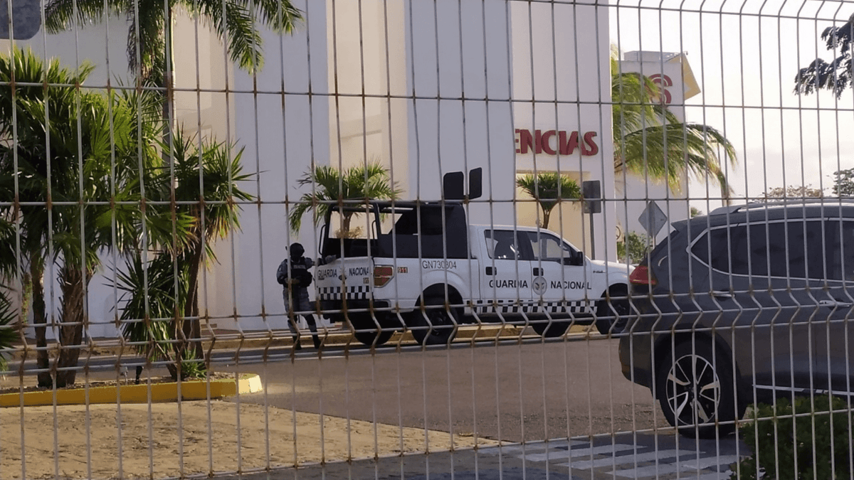 ‘Blindan’ clínica en Mérida tras recibir a líder criminal de Quintana Roo