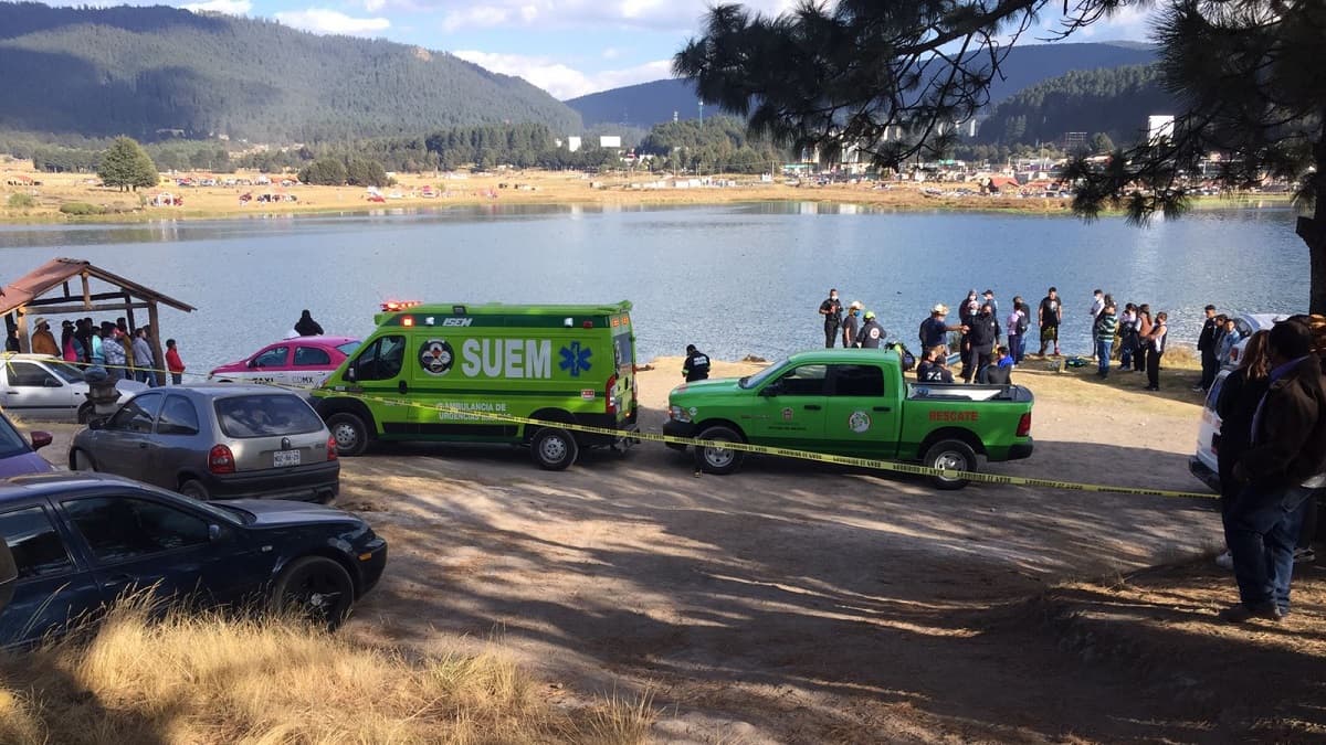 Joven muere ahogado en laguna del EdoMex por una broma de sus amigos