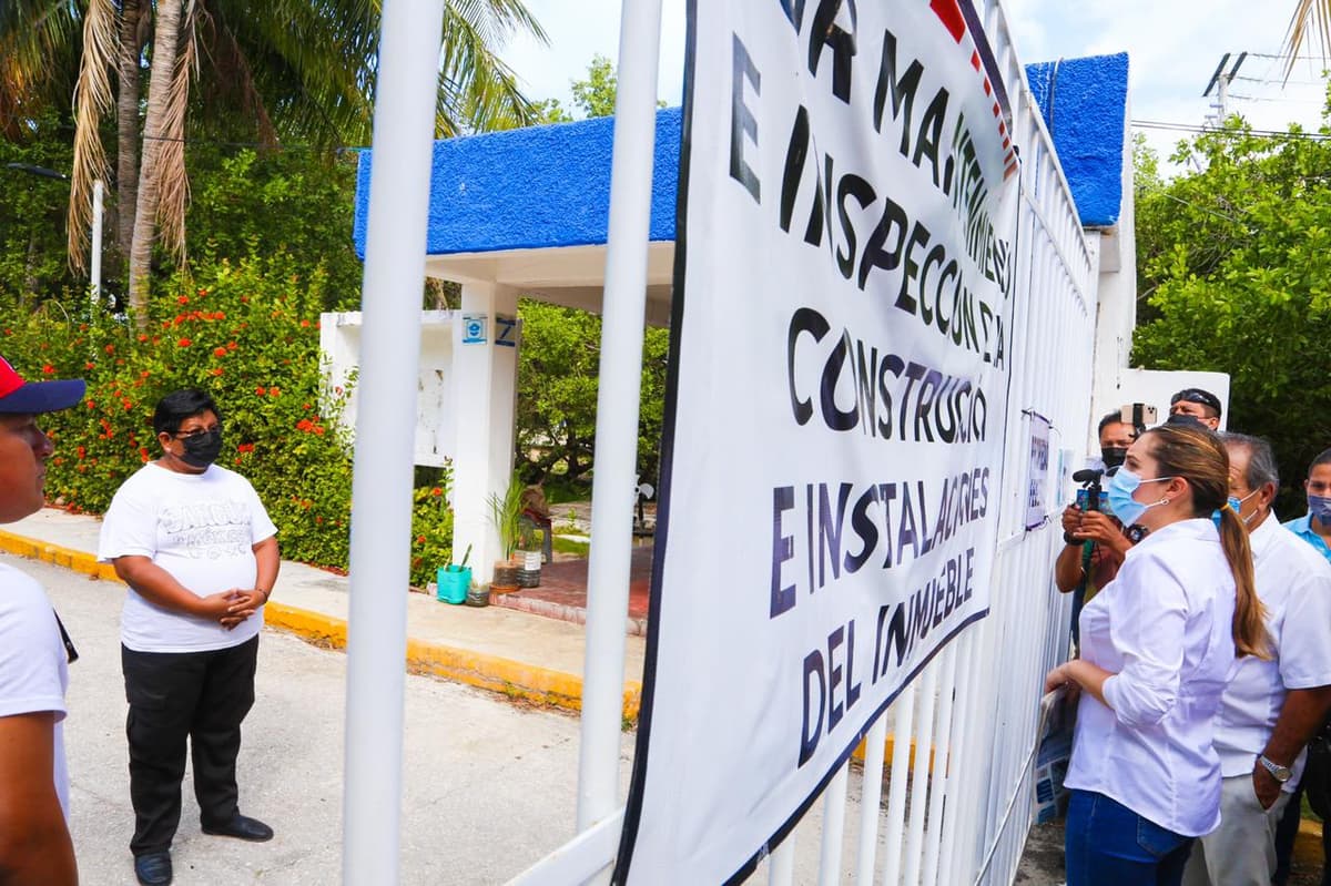 Impiden el paso Atenea Ricalde, presidenta municipal de Isla Mujeres, a la Tortugranja