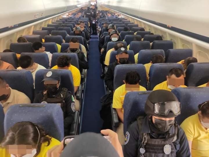 Trasladan a 120 presos de Quintana Roo hacia cárceles de otros estados