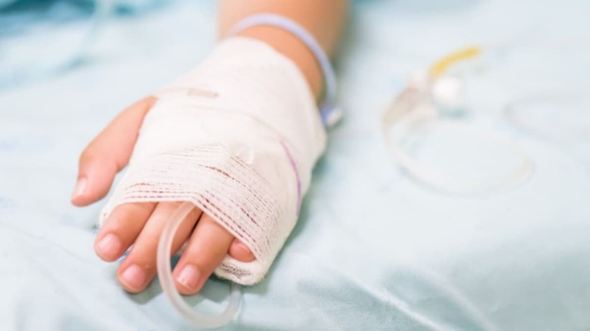 Realizan primer trasplante de médula sin vínculo a niño indígena quintanarroense y le salvan la vida