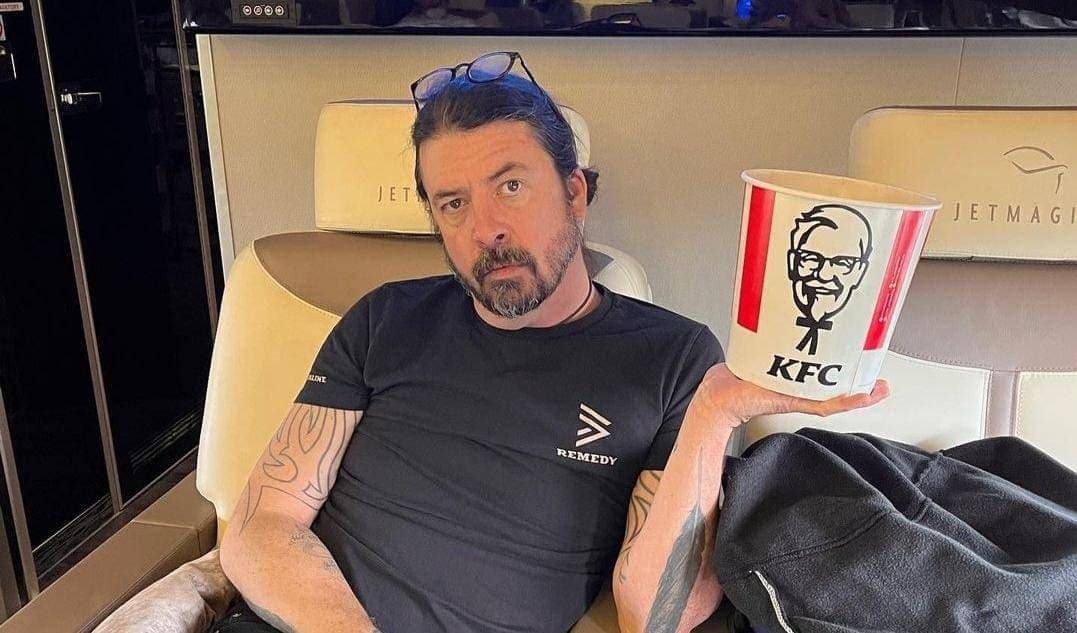 Foo Fighters arrasan con el pollo frito de KFC en Argentina