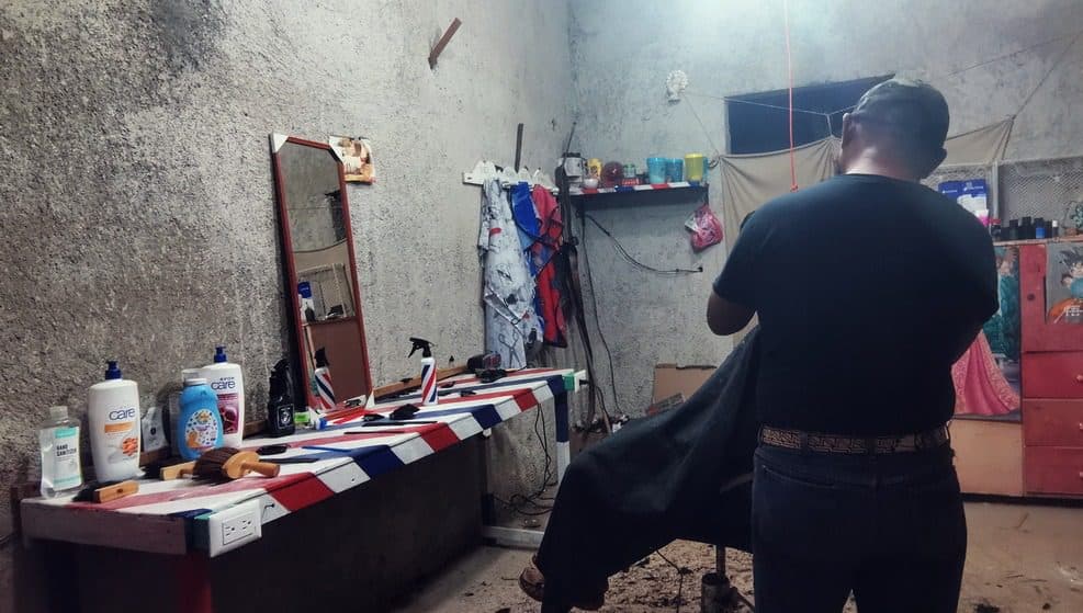 Lo roban en la peluquería y lo dejan sin herramientas para trabajar