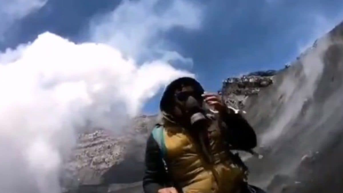 VIDEO: Alpinista escala hasta el cráter del Popocatépetl y graba el interior