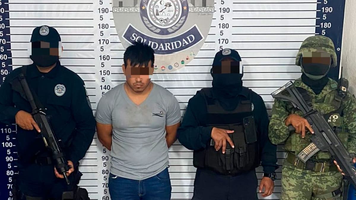 En Santa Cecilia, cerca de Playa del Carmen, detienen a jarocho con arma de fuego