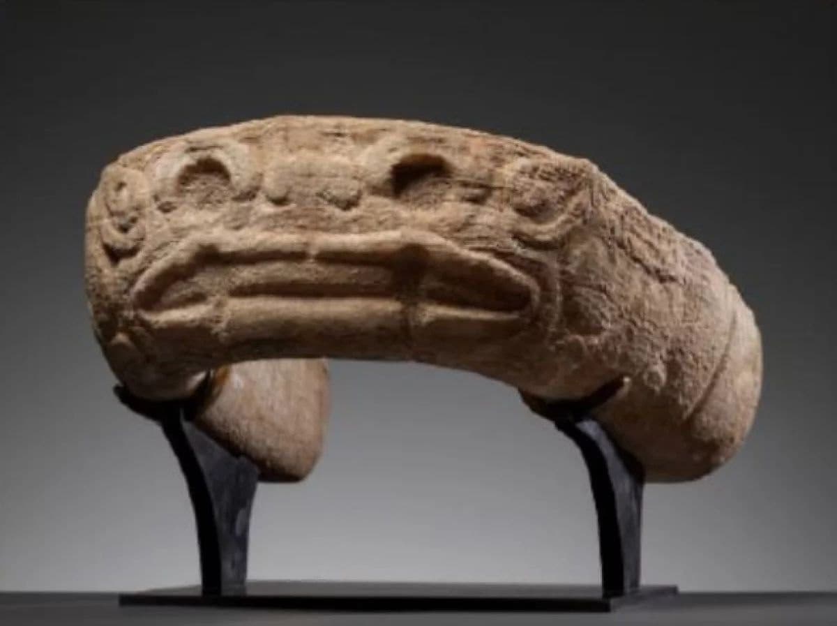 Coleccionista austriaco devuelve pieza arqueológica a México