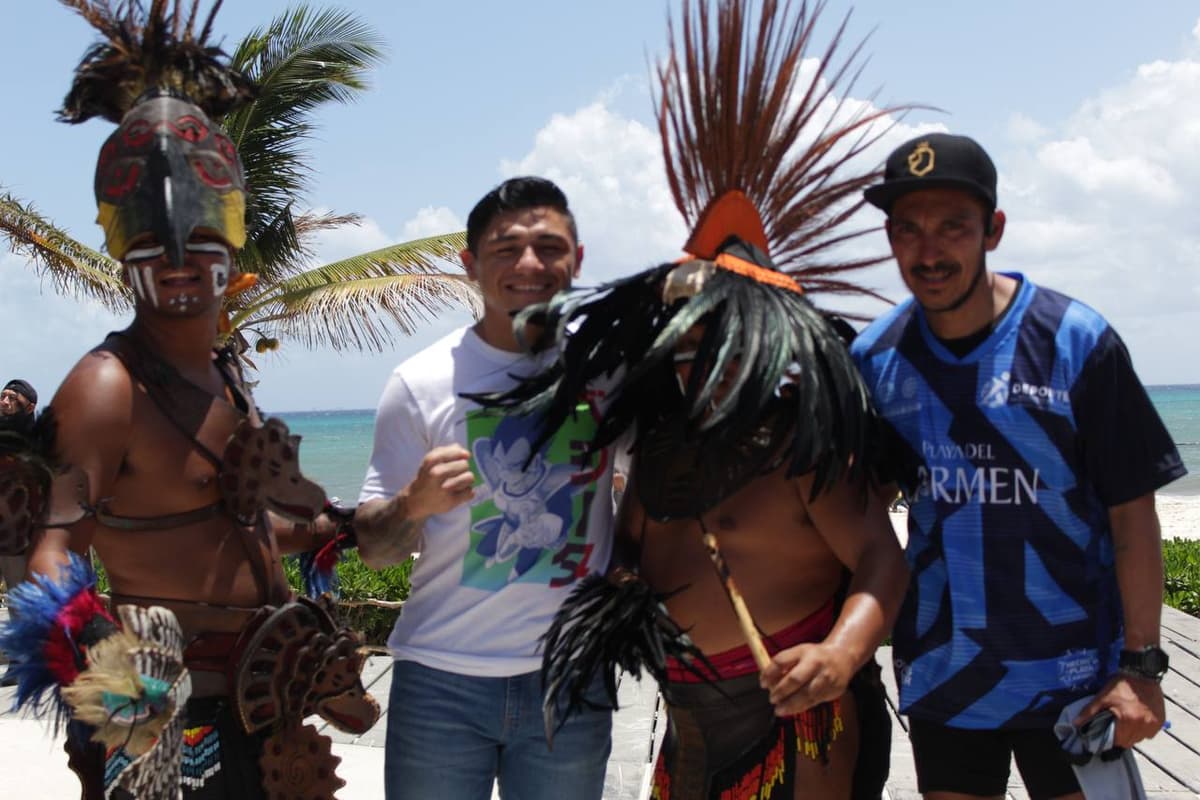 Ultramaratonista llega a Playa del Carmen