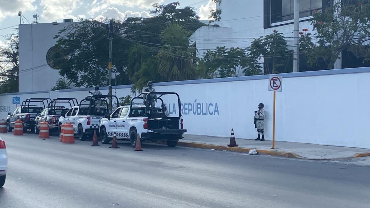 Detienen a grupo de presuntos extorsionadores en la Zona Hotelera de Cancún
