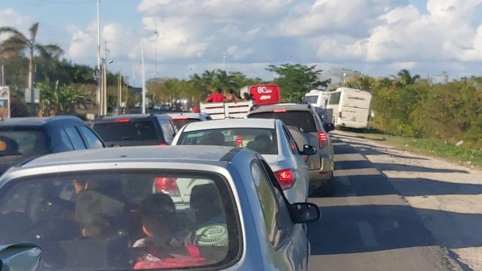 Tres personas heridas deja aparatoso choque carretero en Bacalar