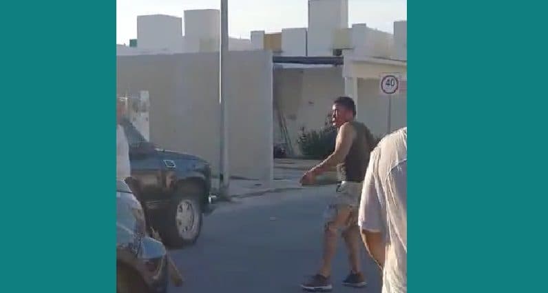 Presunto ladrón quema a una víctima y lo tunden a golpes, en Cancún