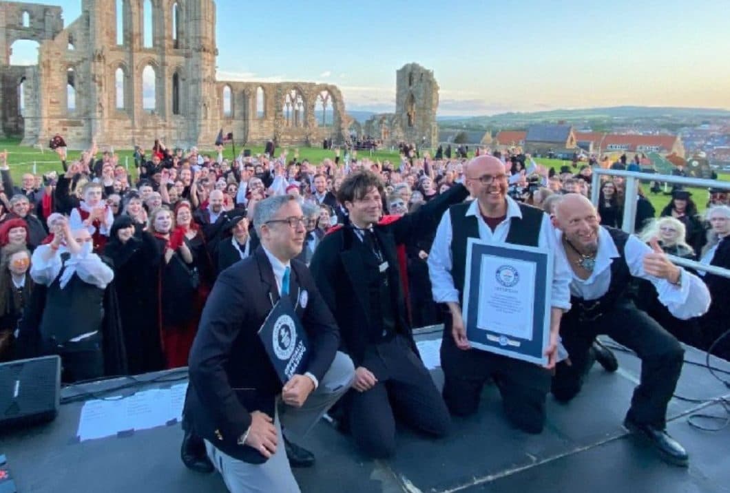 Vampiros 'toman' ciudad de Inglaterra y rompen récord Guinness