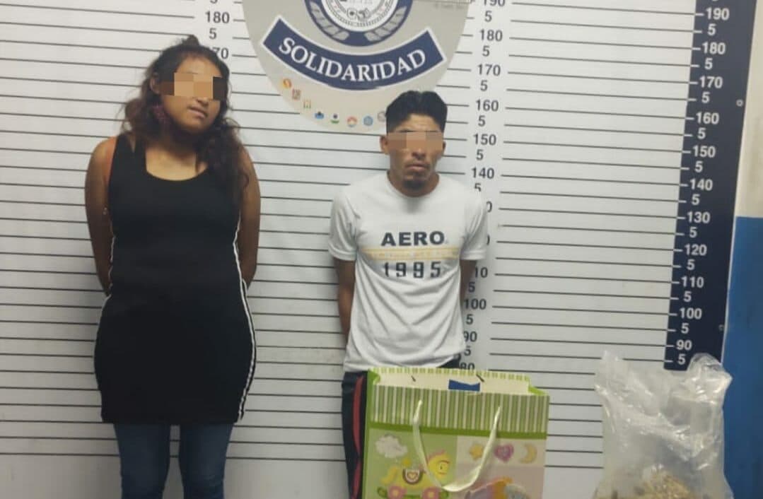 Detienen a narcopareja dispareja con 75 dosis de narcóticos en Playa del Carmen