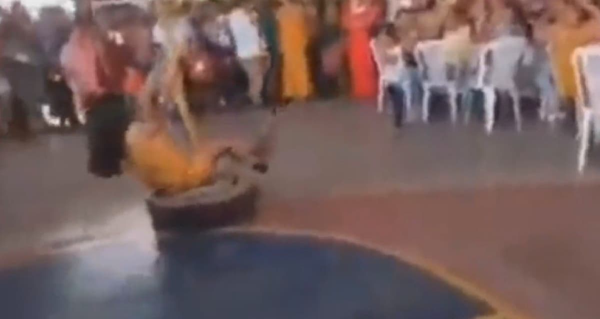 Alcalde en Guerrero organiza concurso de ‘table dance’ por Día de las Madres