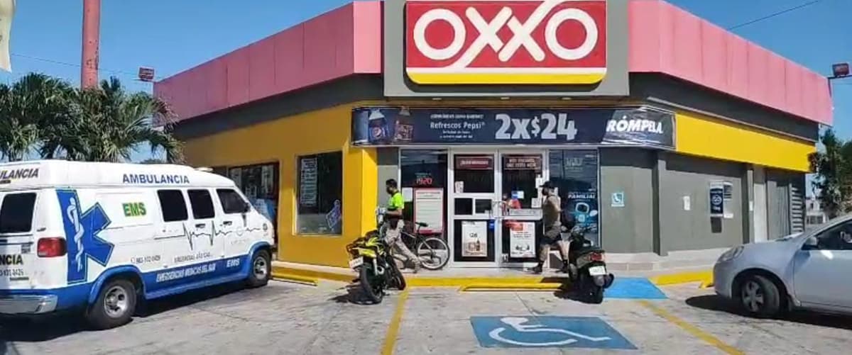 Asaltan con armas blancas sucursal de Oxxo en Chetumal