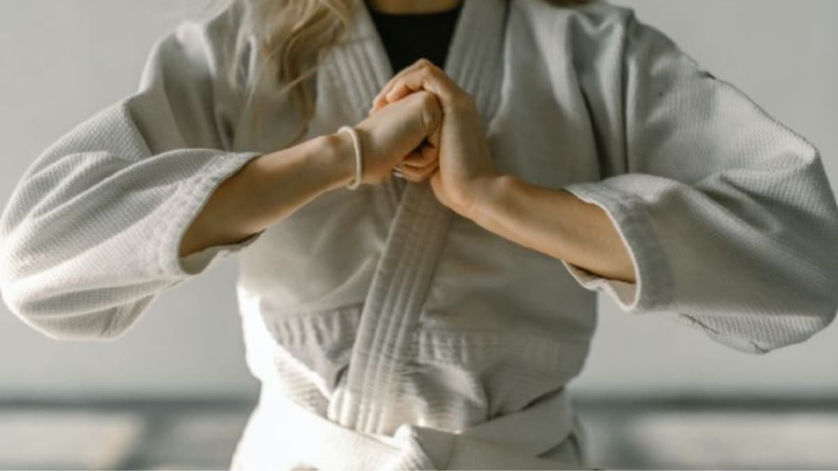 Mujer mata al hombre que intentó abusarla con una llave de Jiu-jitsu