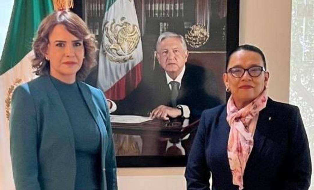 Nombra AMLO funcionaria federal a Clara Luz, alumna de Keith Raniere