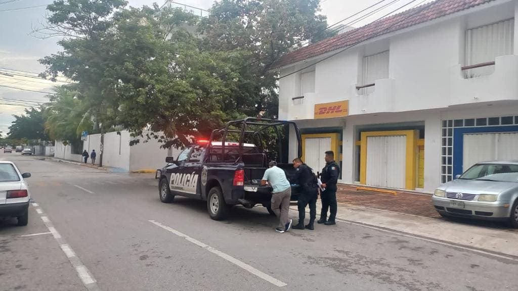 Hallan a una pareja degollada en condominio de Playa del Carmen