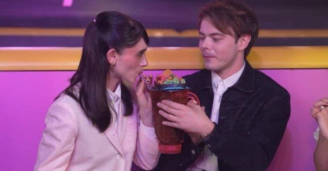 Video: Actores de Stranger Things prueban las licuachelas y los chapulines