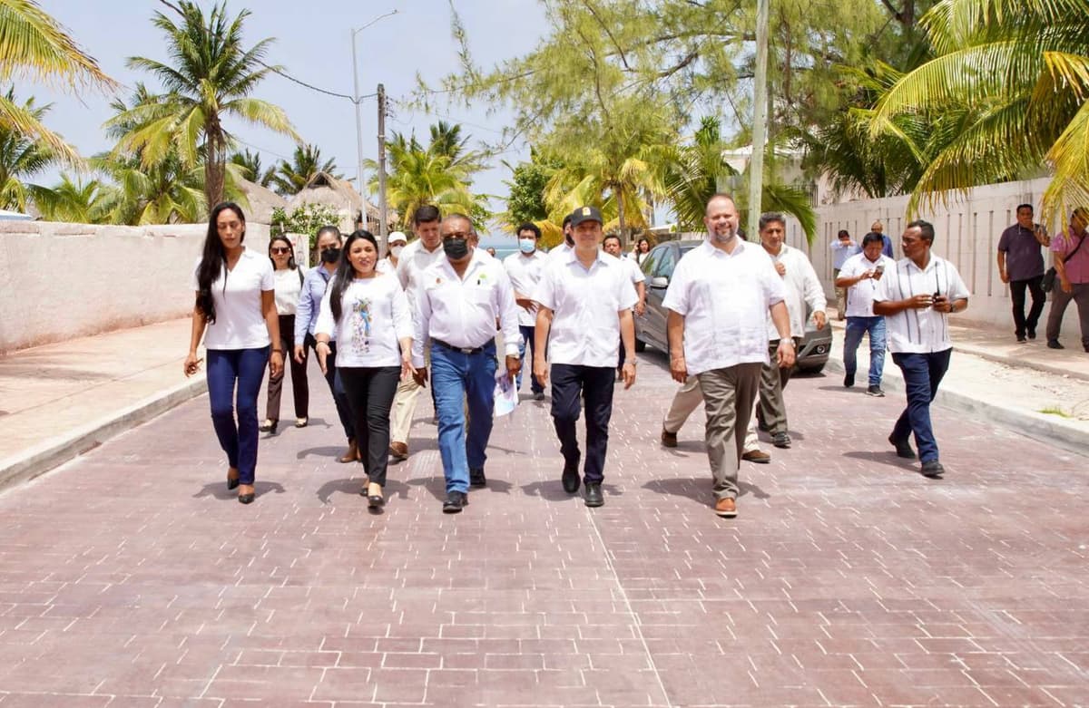 Las acciones sociales y la obra pública contribuyen a disminuir la desigualdad para que la gente viva mejor: Carlos Joaquín