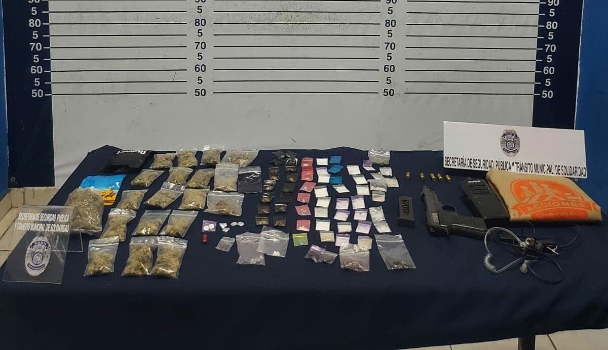 Aseguran dosis de droga en la Quinta Avenida