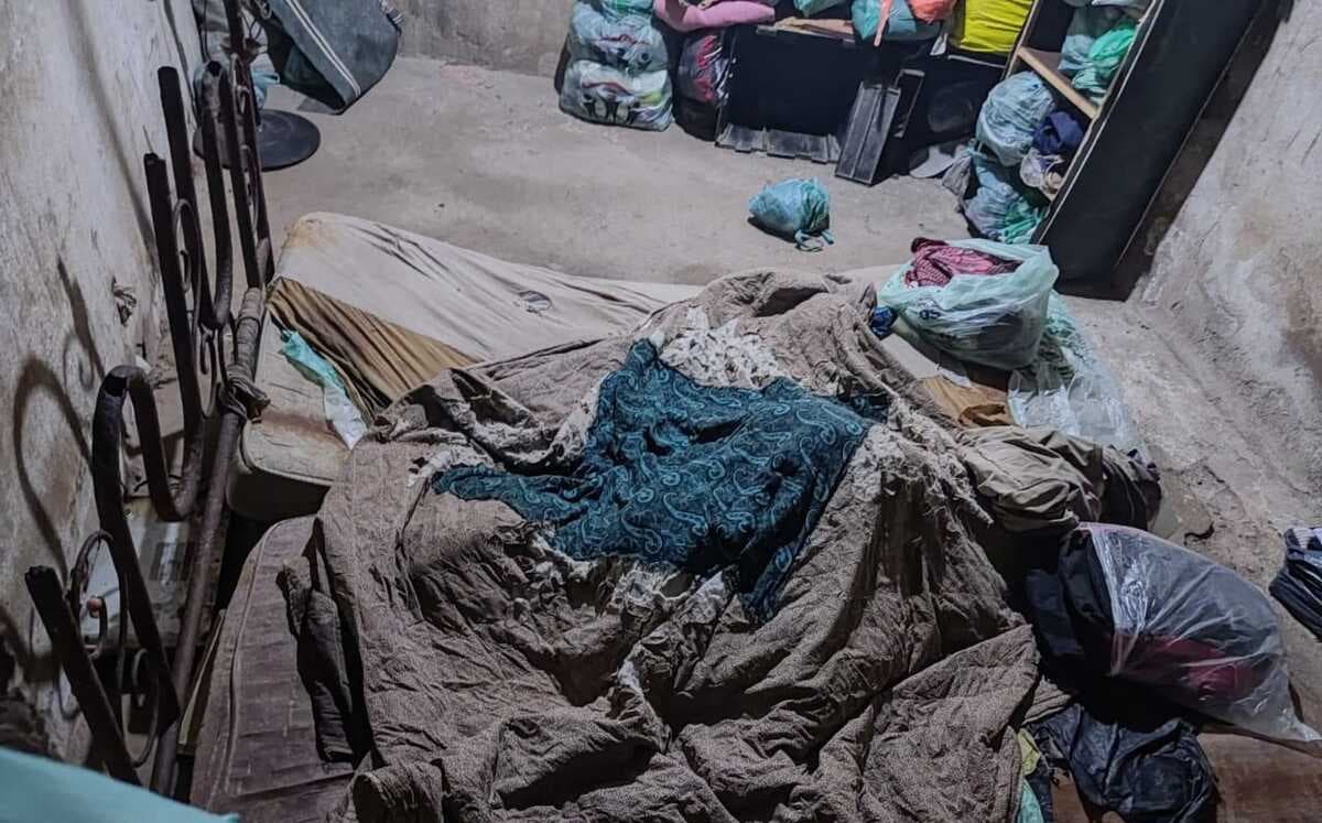 Rescatan a mujer y sus dos hijos, estuvieron presos en su casa por 17 años