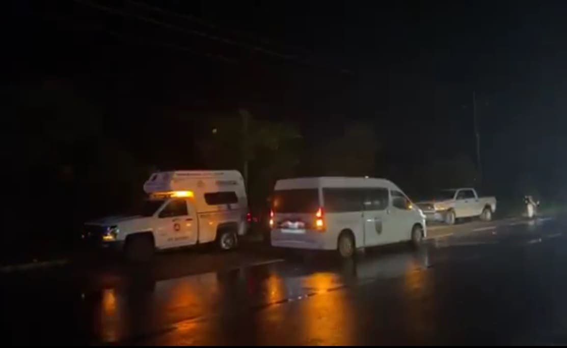 Un tráiler es abandonado con cientos de migrantes en el sur de Veracruz