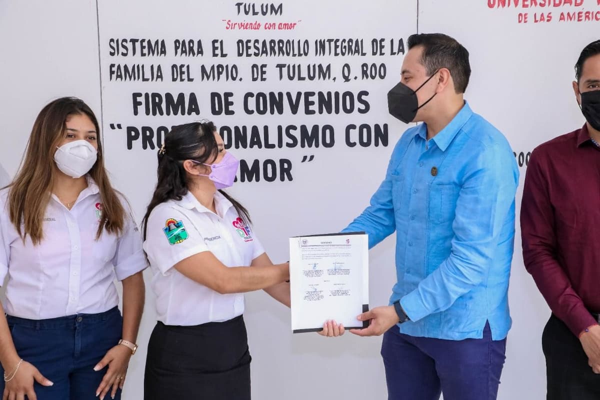 DIF-Tulum firma convenio con la Universidad Vizcaya y la Escuela de Medicina Alternativa EMA