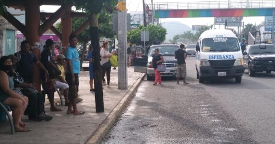 Por amenazas, choferes se niegan a prestar servicio en playas de Guerrero