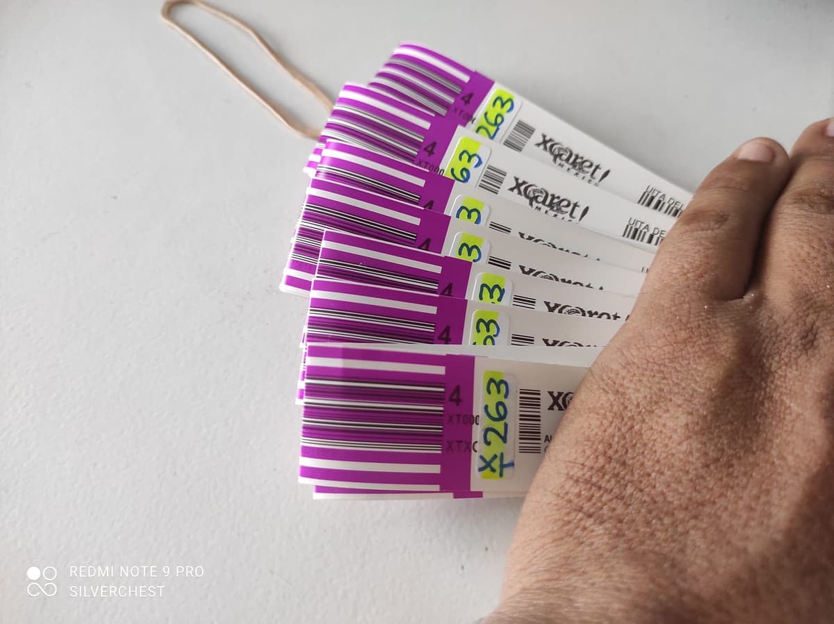 VIRAL: Se encuentra 10 pases para Xcaret ¡y los regresa!