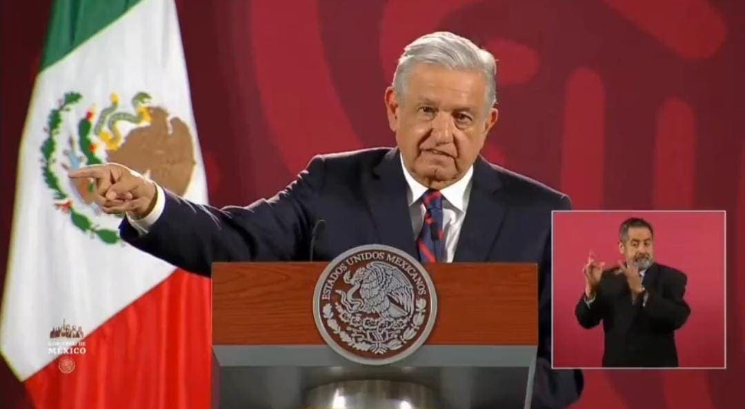 Video: AMLO propone campaña para retirar la Estatua de la Libertad si Assange es condenado