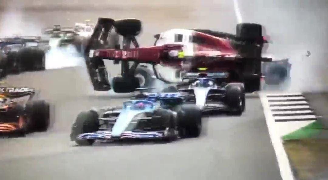 Video: Fuerte accidente en la Fórmula 1; piloto Guanyu Zhou salva la vida de milagro