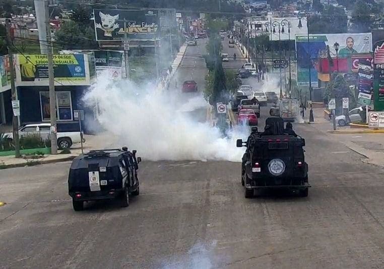 VIDEO: Pobladores retienen a militares y disparan contra helicóptero en Chiapas