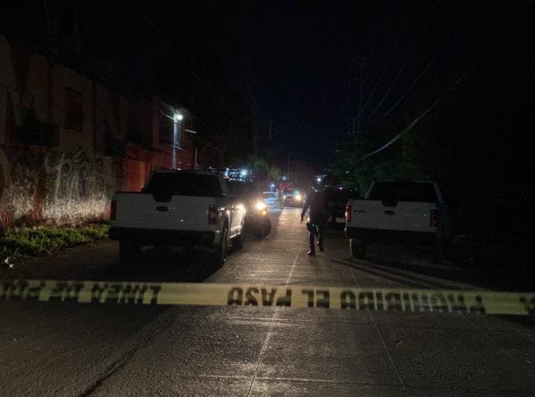 'Levantan' a dos personas de un restaurante en Cancún